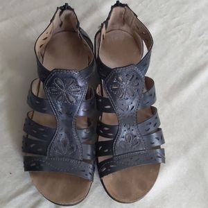 Earth Origin wedge sandals